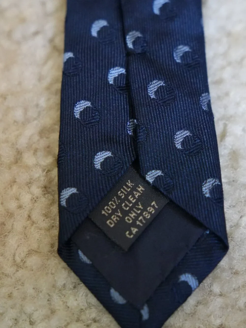 Men's Blue Patterned 100% Silk Banana Republic Tie - in excellent condition